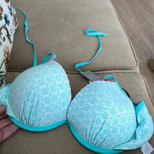 Really cute retro looking padded bikini top
